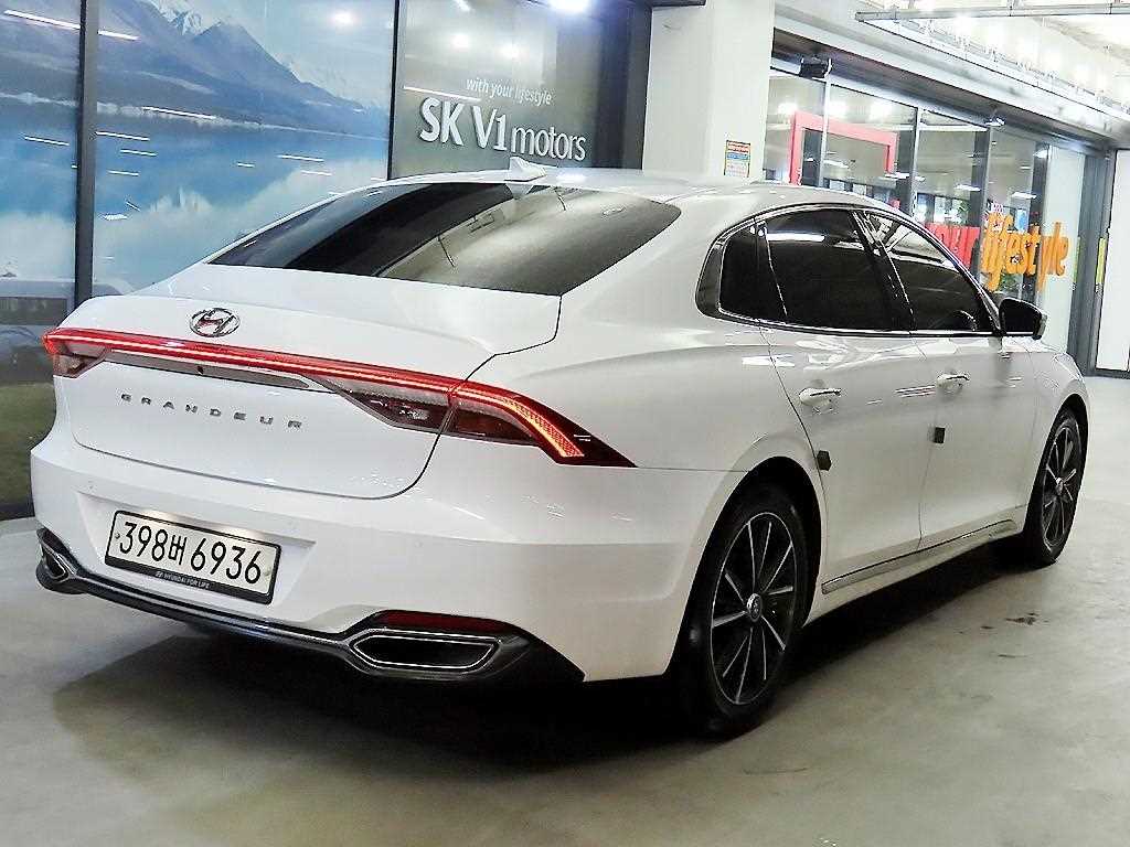 HYUNDAI Grandeur - Vista 4