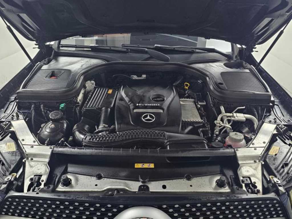 Mercedes Benz GLC Class - Vista 6