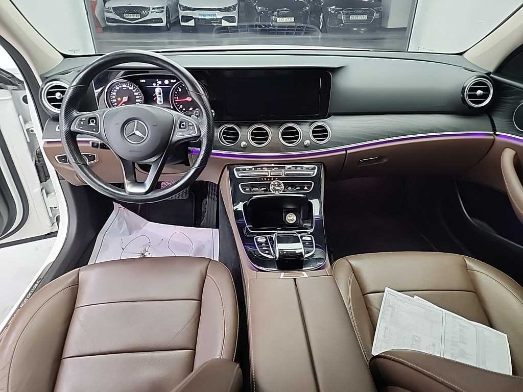 Mercedes Benz E class - Vista 7