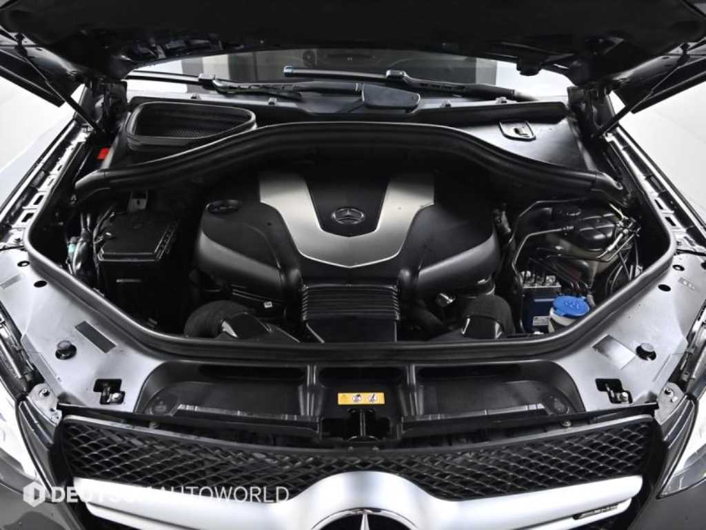 Mercedes Benz GLE Class - Vista 6