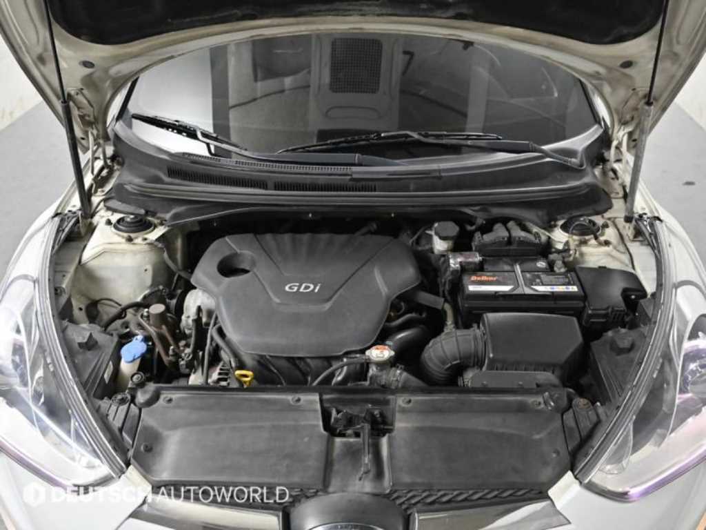 HYUNDAI Veloster - Vista 6