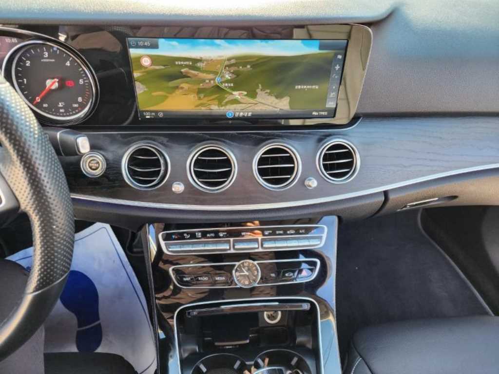 Mercedes Benz E class - Vista 11