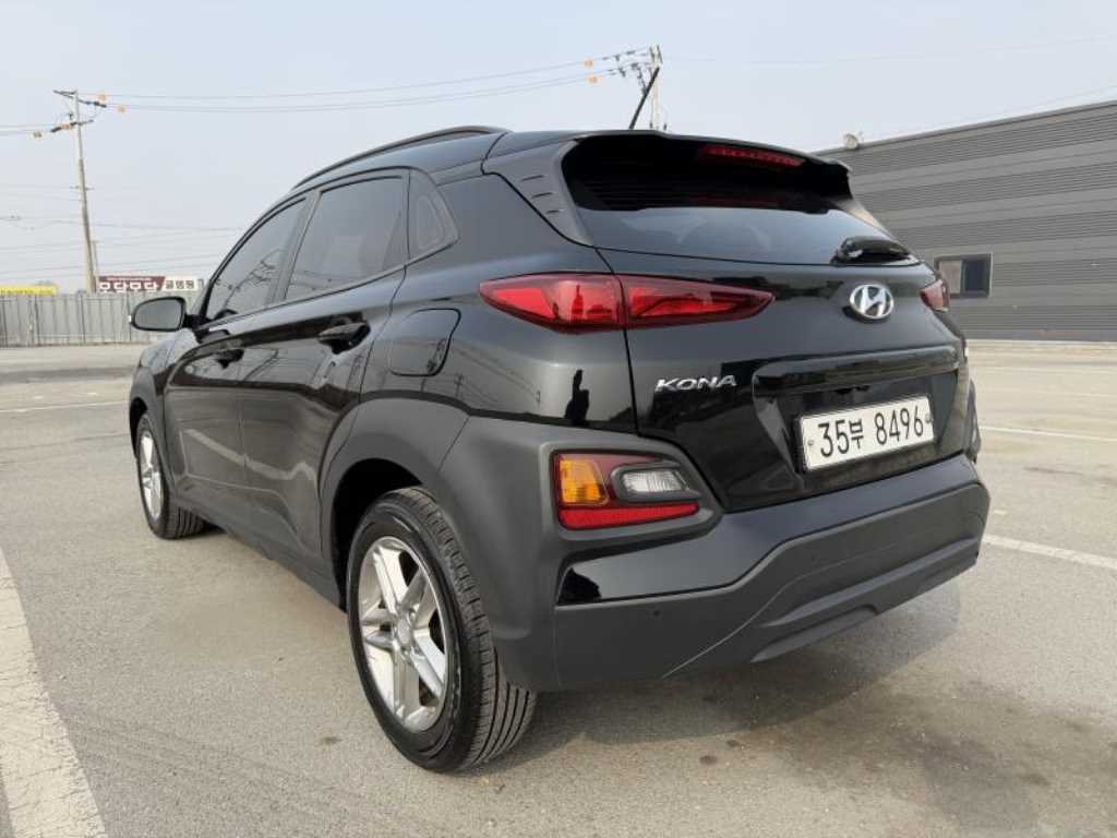 HYUNDAI Kona - Vista 5