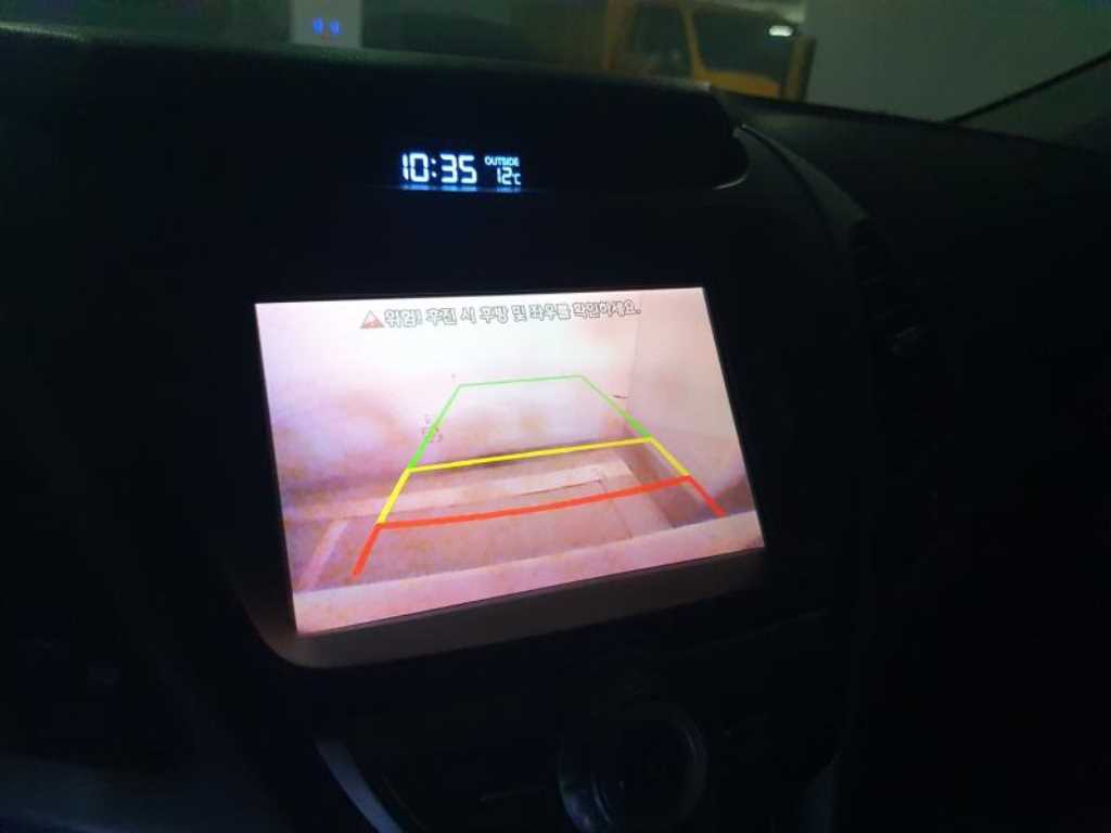 HYUNDAI Avante - Vista 8