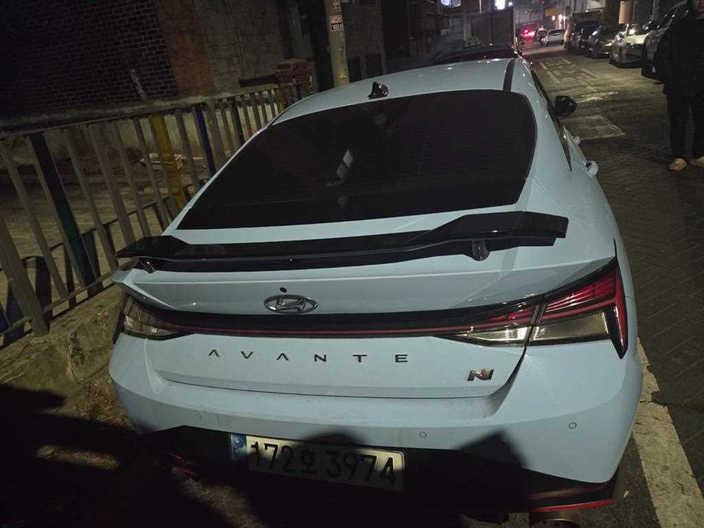 HYUNDAI Avante - Vista 4