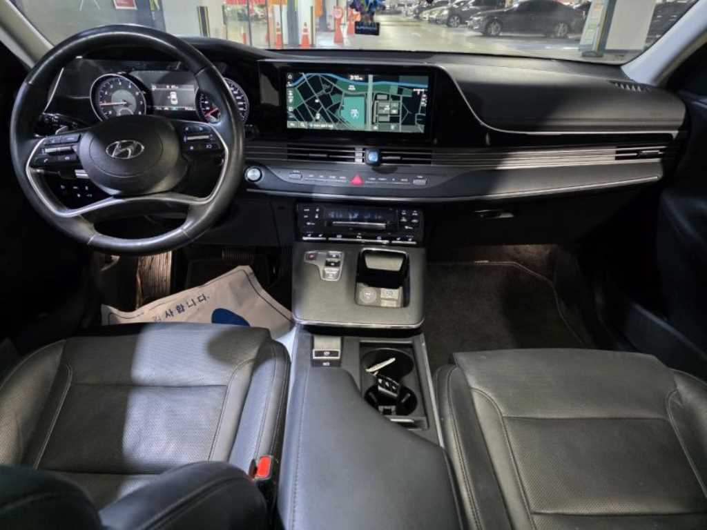 HYUNDAI Grandeur - Vista 10