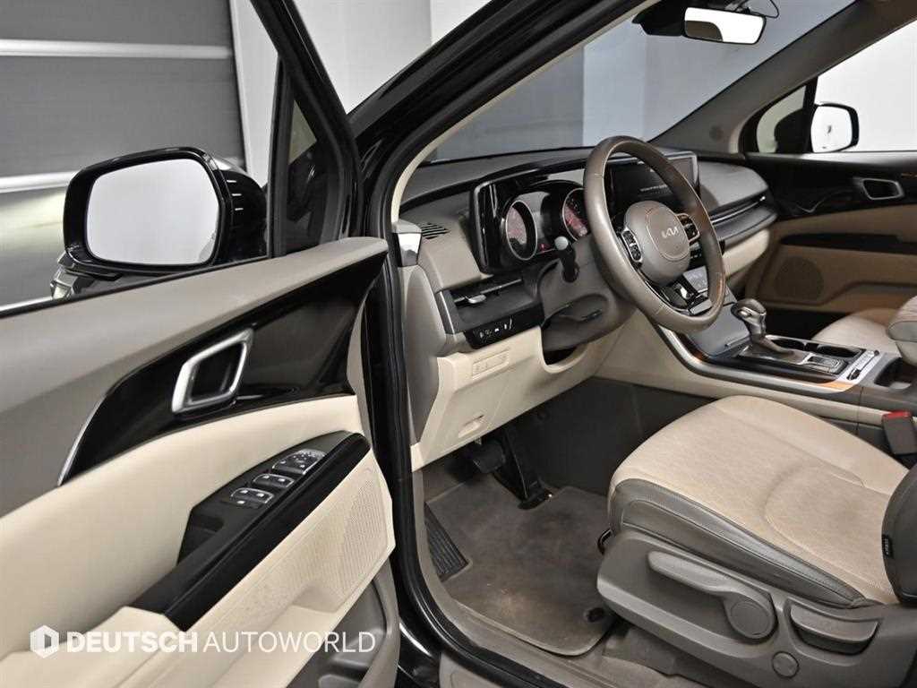 KIA Carnival - Vista 11