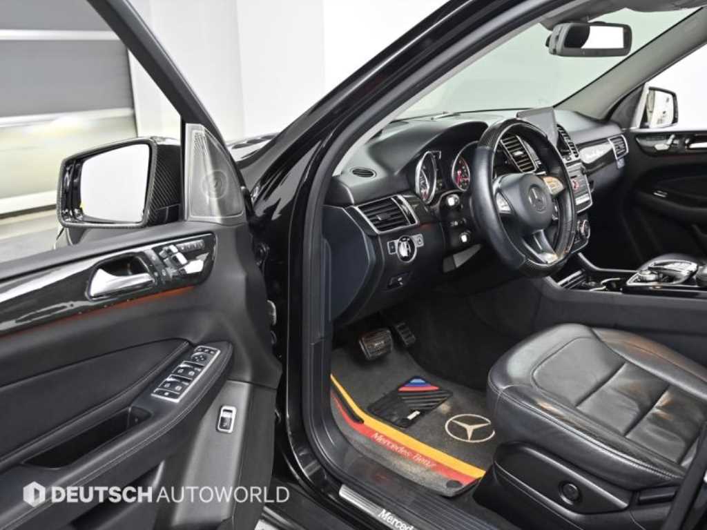 Mercedes Benz GLE Class - Vista 11