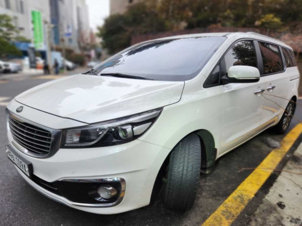 KIA Carnival - Vista 2