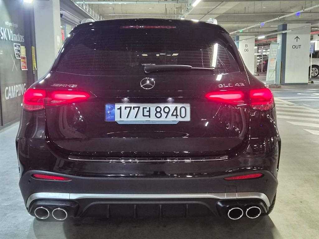 Mercedes Benz GLC Class - Vista 5