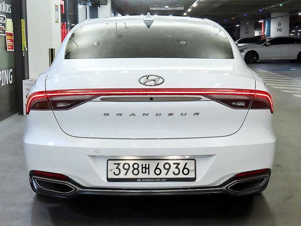 HYUNDAI Grandeur - Vista 5