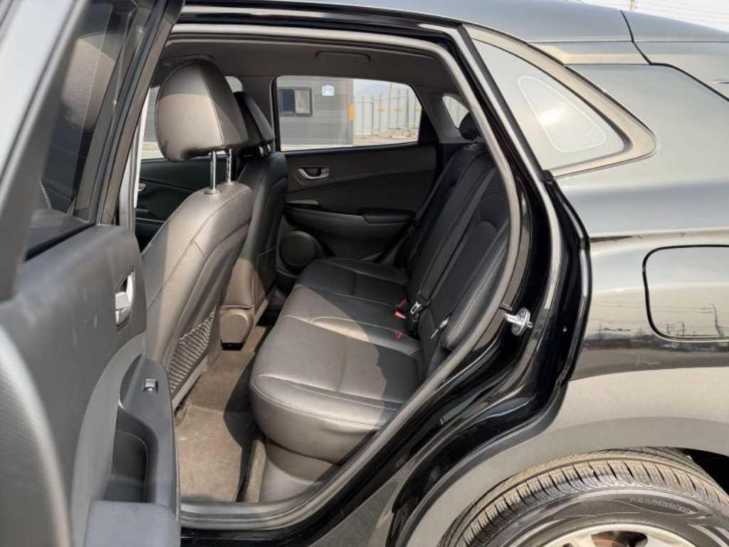 HYUNDAI Kona - Vista 9