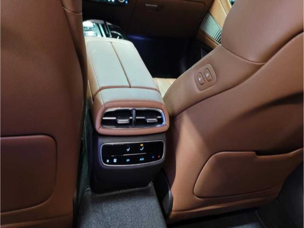 Genesis G80 - Vista 9