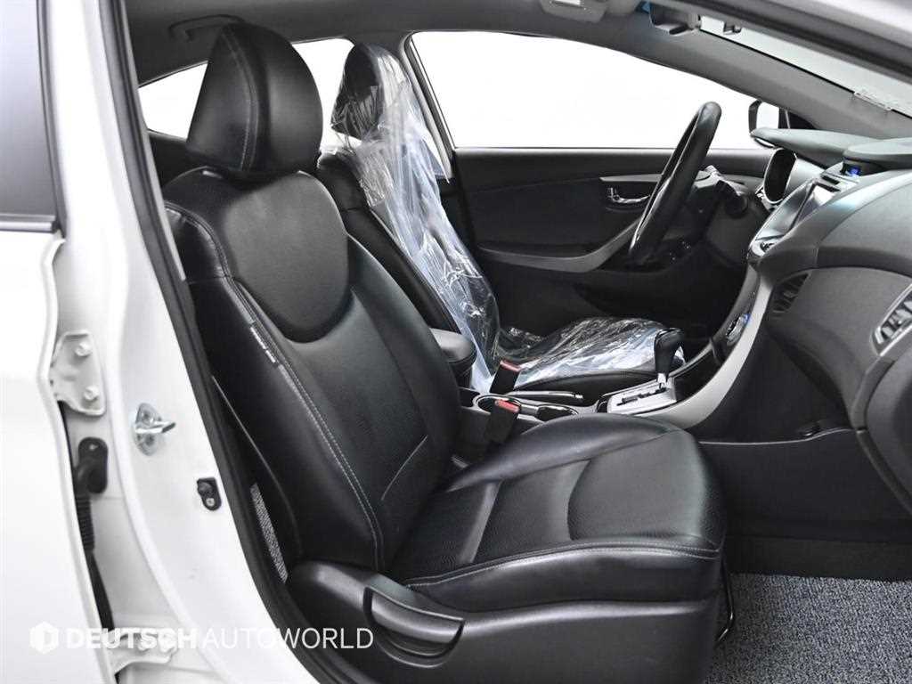 HYUNDAI Avante - Vista 10