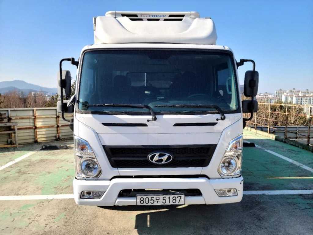 medium and large cargo truck - Vista 4