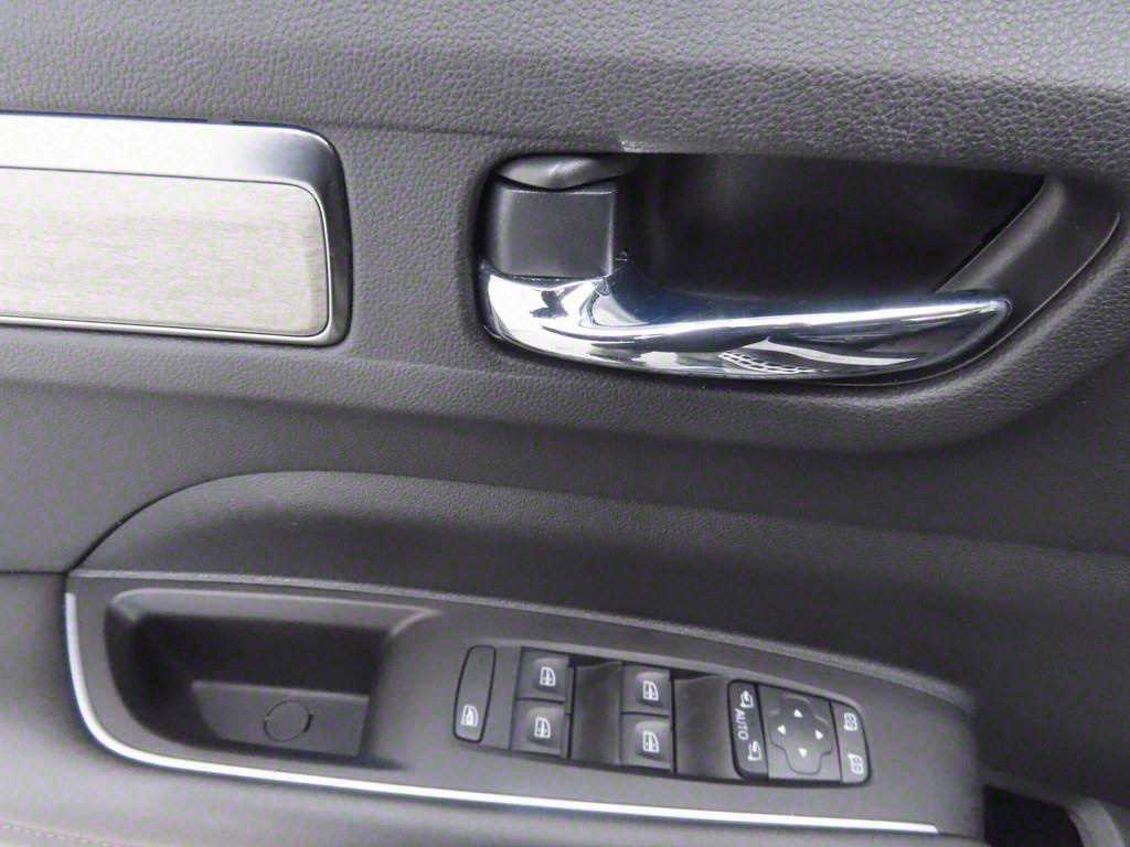 SAMSUNG QM6 - Vista 9