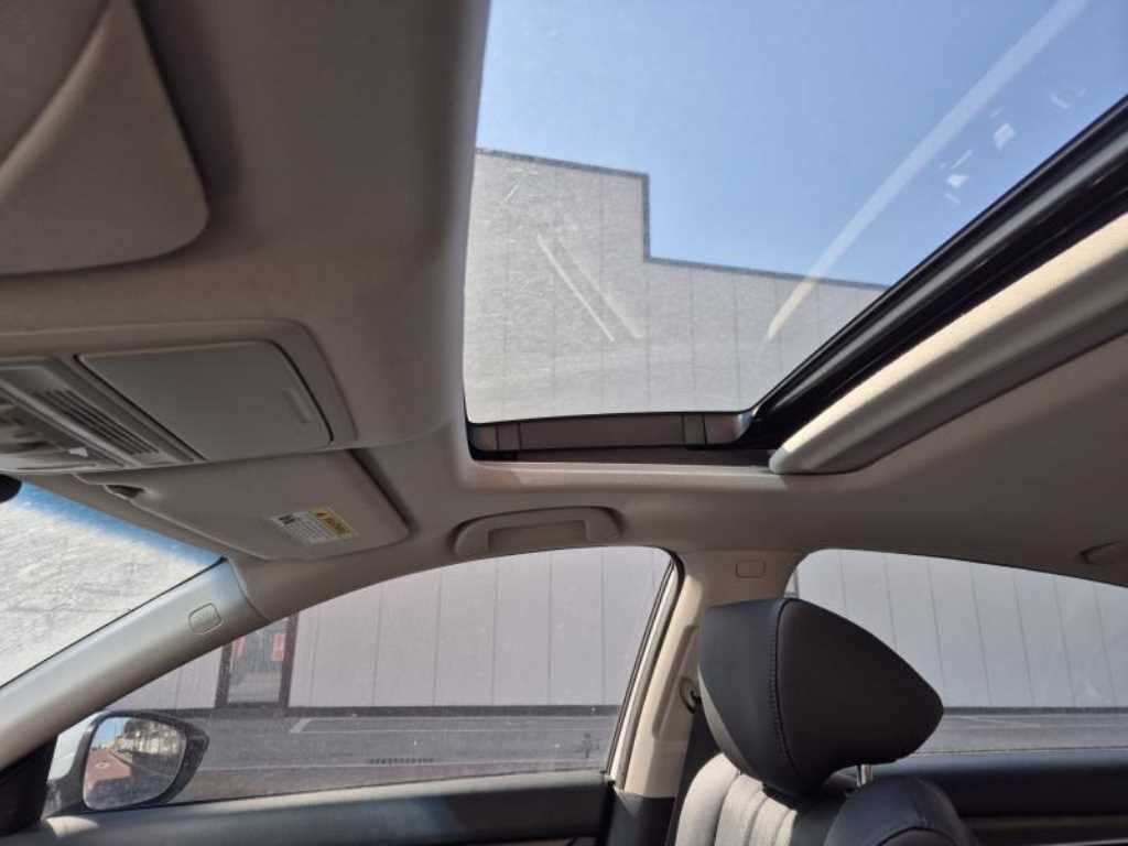 Honda Accord - Vista 9