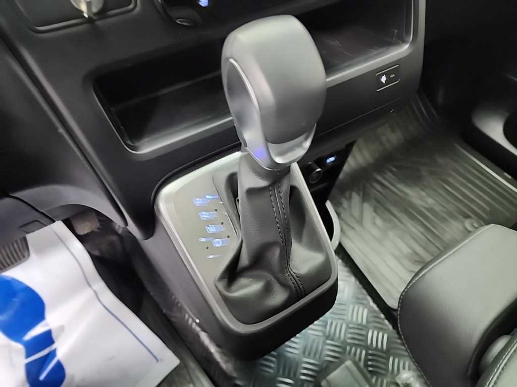 HYUNDAI Staria - Vista 8