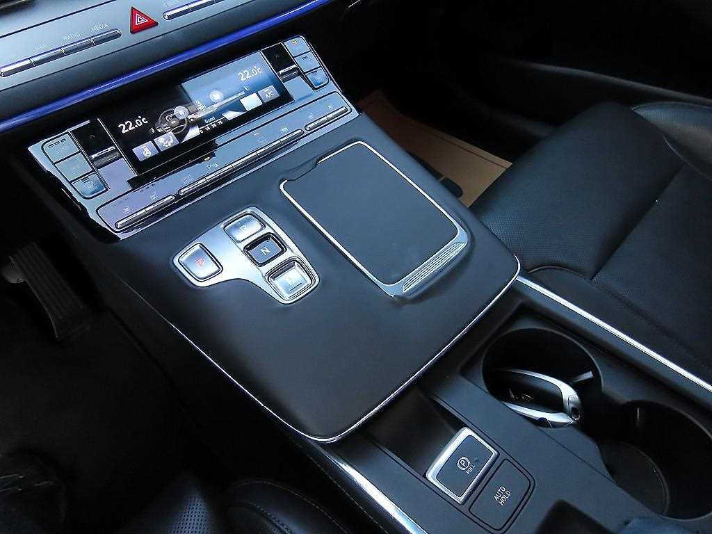 HYUNDAI Grandeur - Vista 11