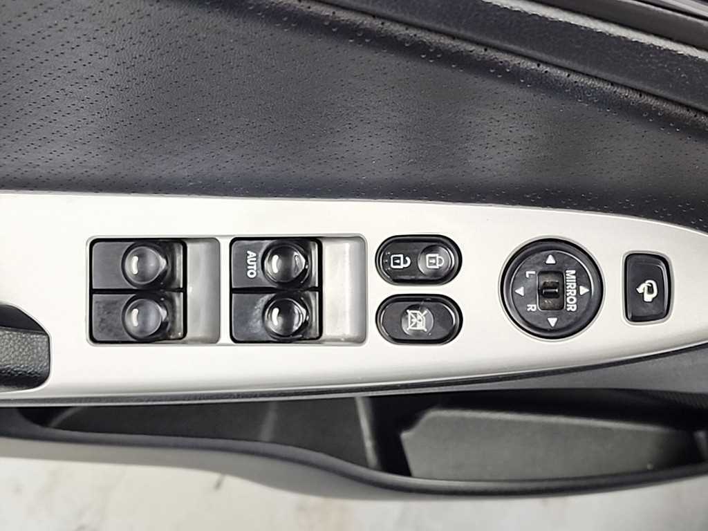 HYUNDAI Accent - Vista 5