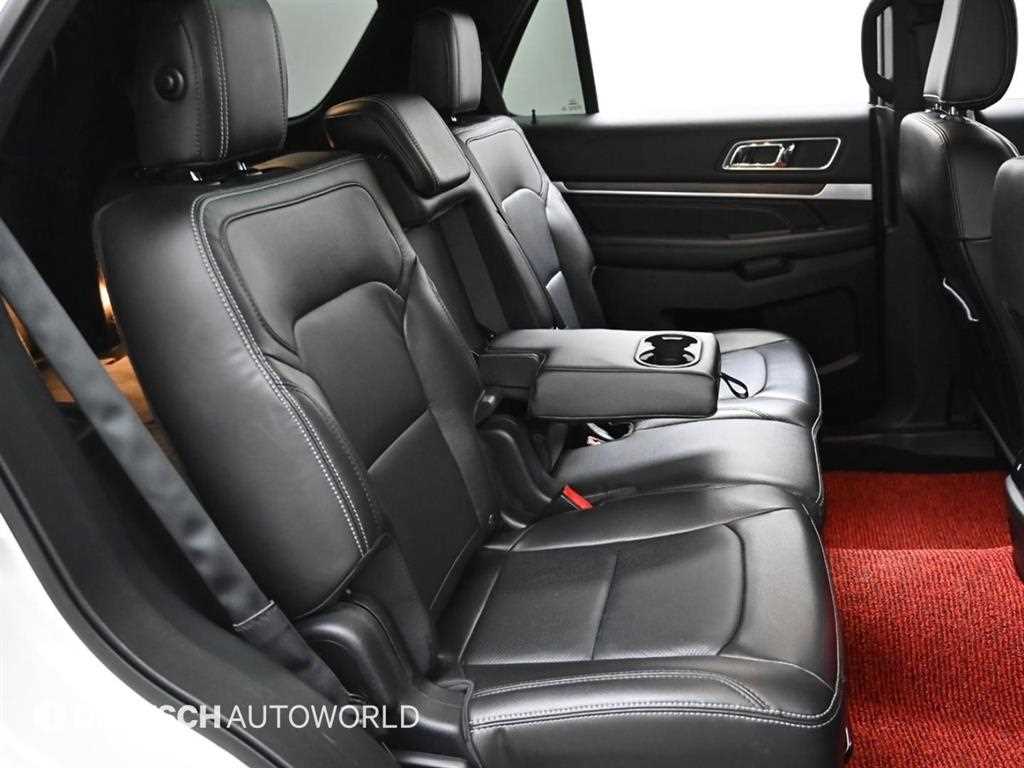 Ford Explorer - Vista 12