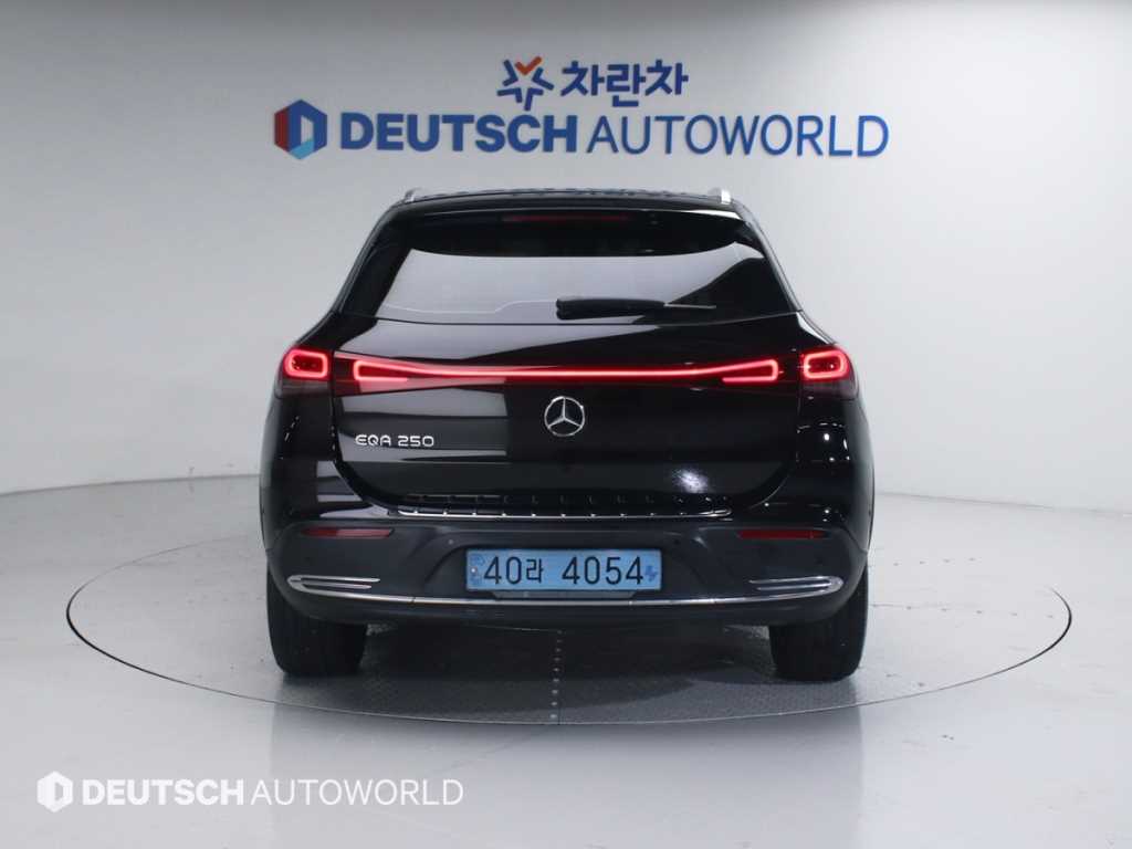 Mercedes Benz EQA - Vista 4