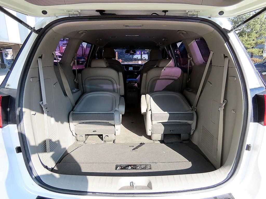 KIA Carnival 2019 Blanco - Importación desde Corea - HF Imports Iquique - Foto 18