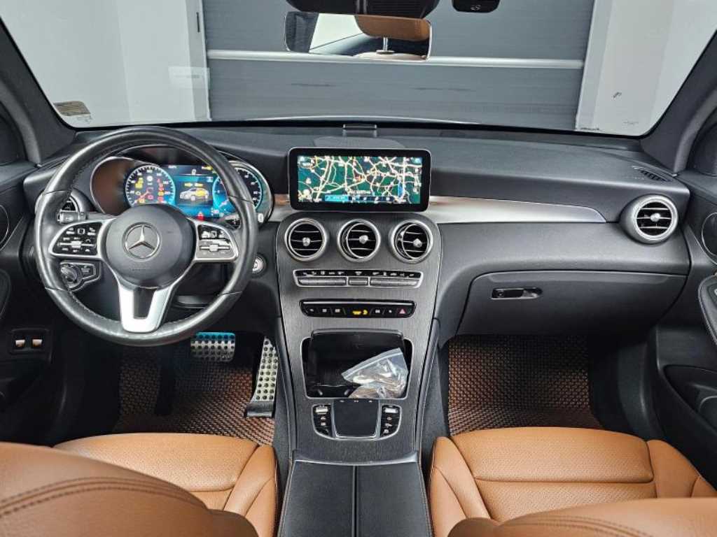 Mercedes Benz GLC Class - Vista 7