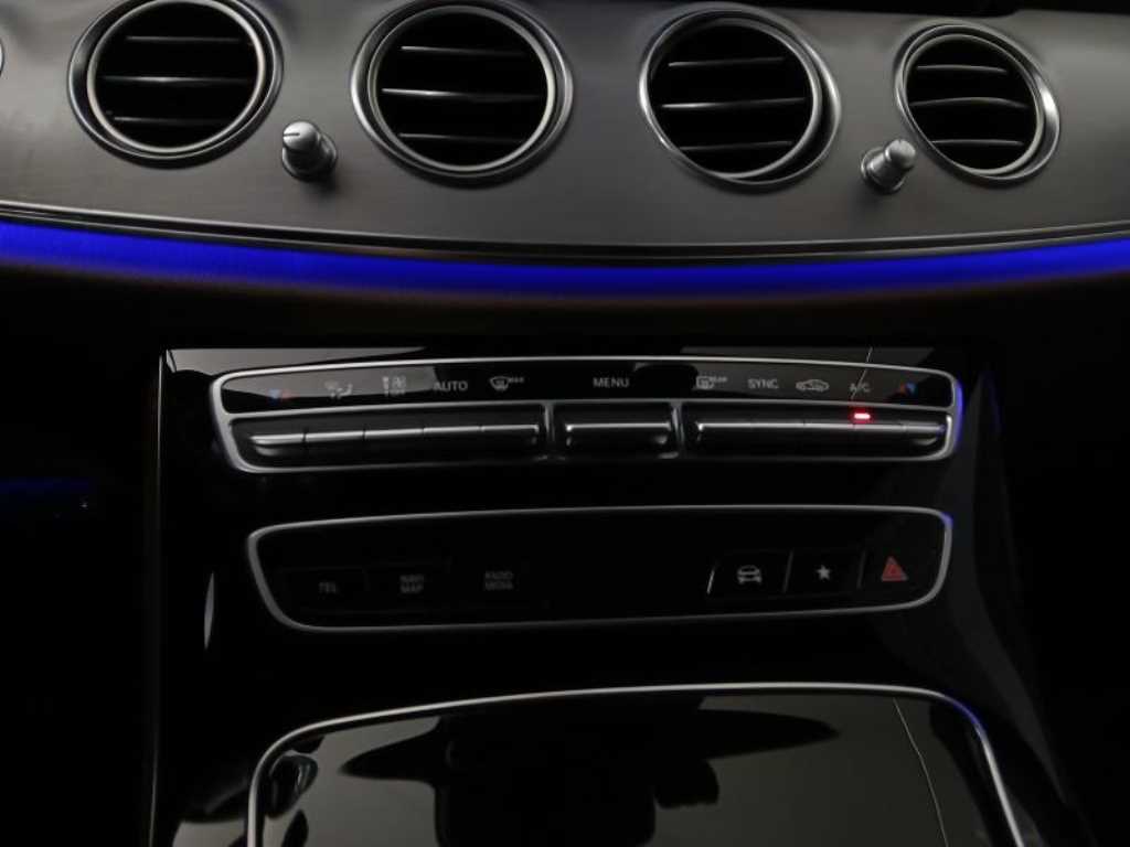 Mercedes Benz E class - Vista 10