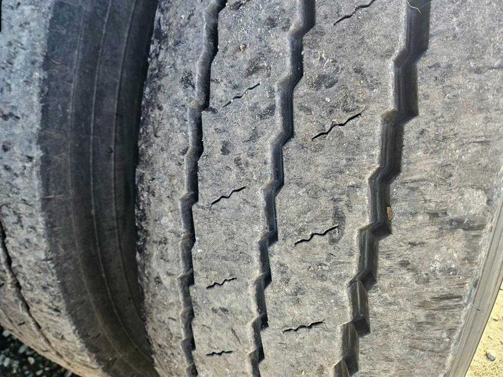 medium and large cargo truck - Vista 8