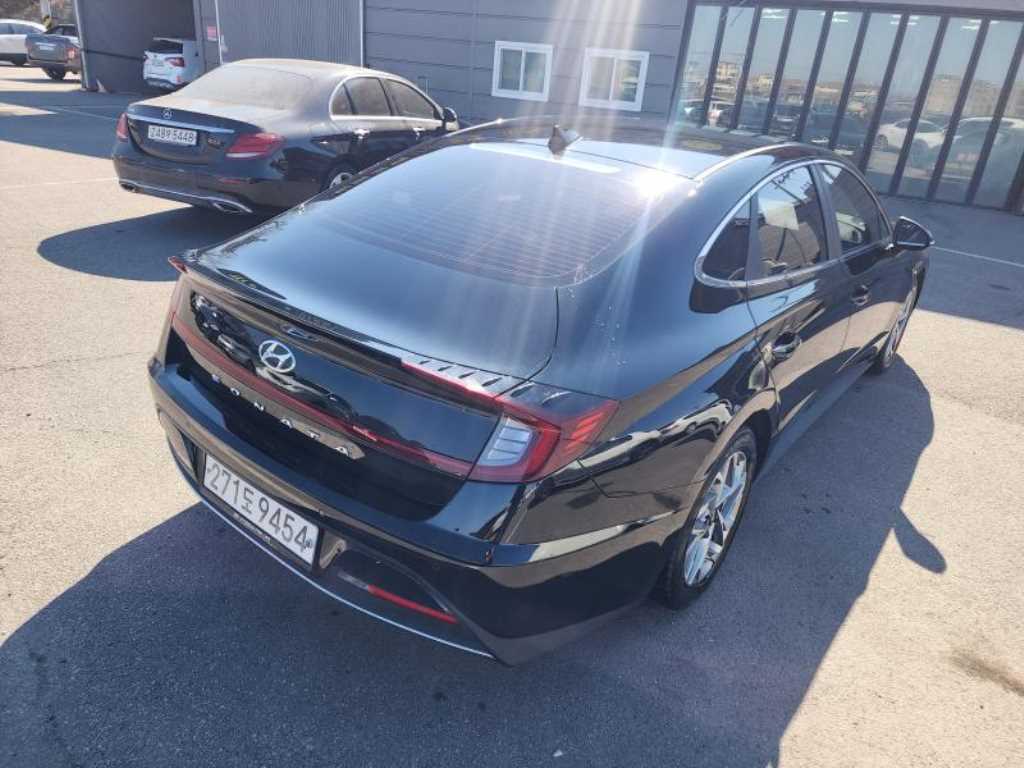 HYUNDAI Sonata - Vista 6