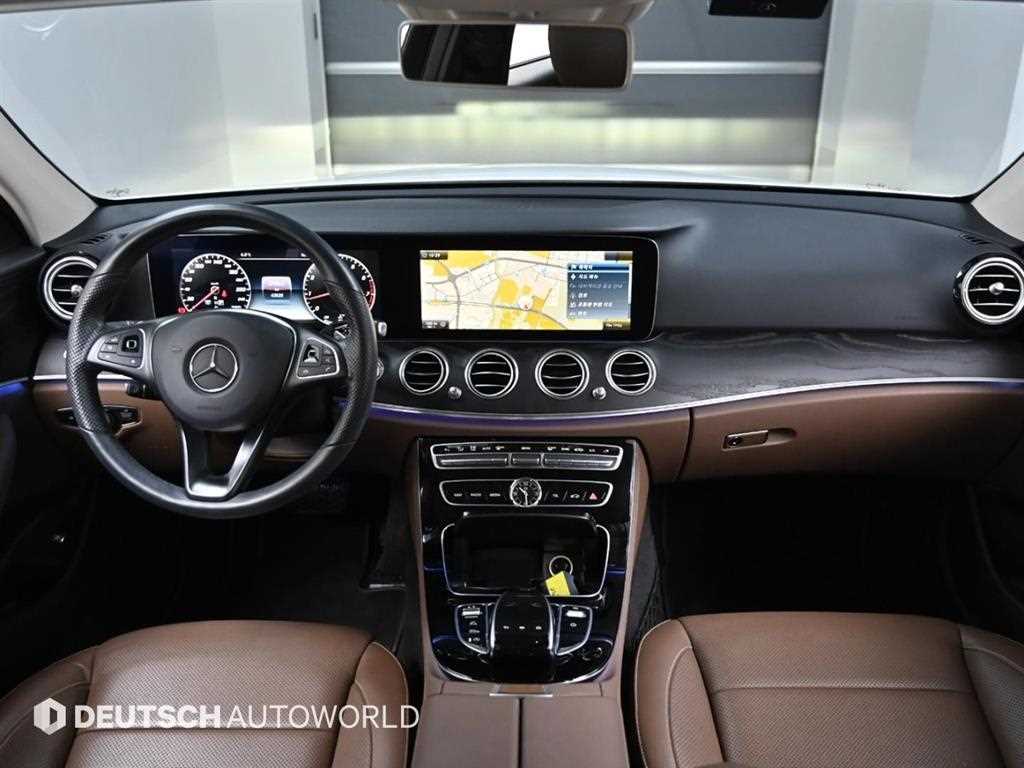 Mercedes Benz E class - Vista 7