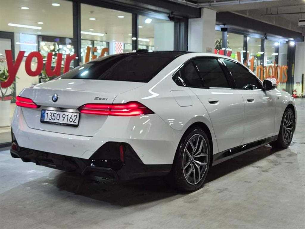 BMW 5 Series - Vista 4