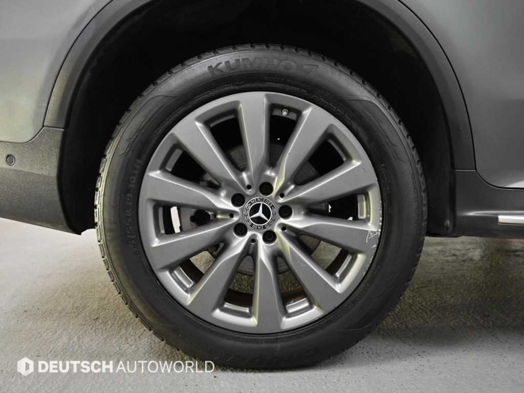 Mercedes Benz GLC Class - Vista 5