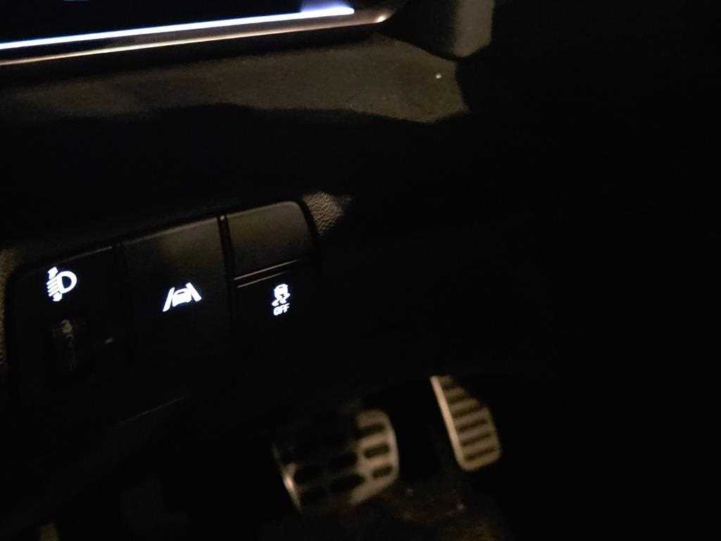 HYUNDAI Avante - Vista 9