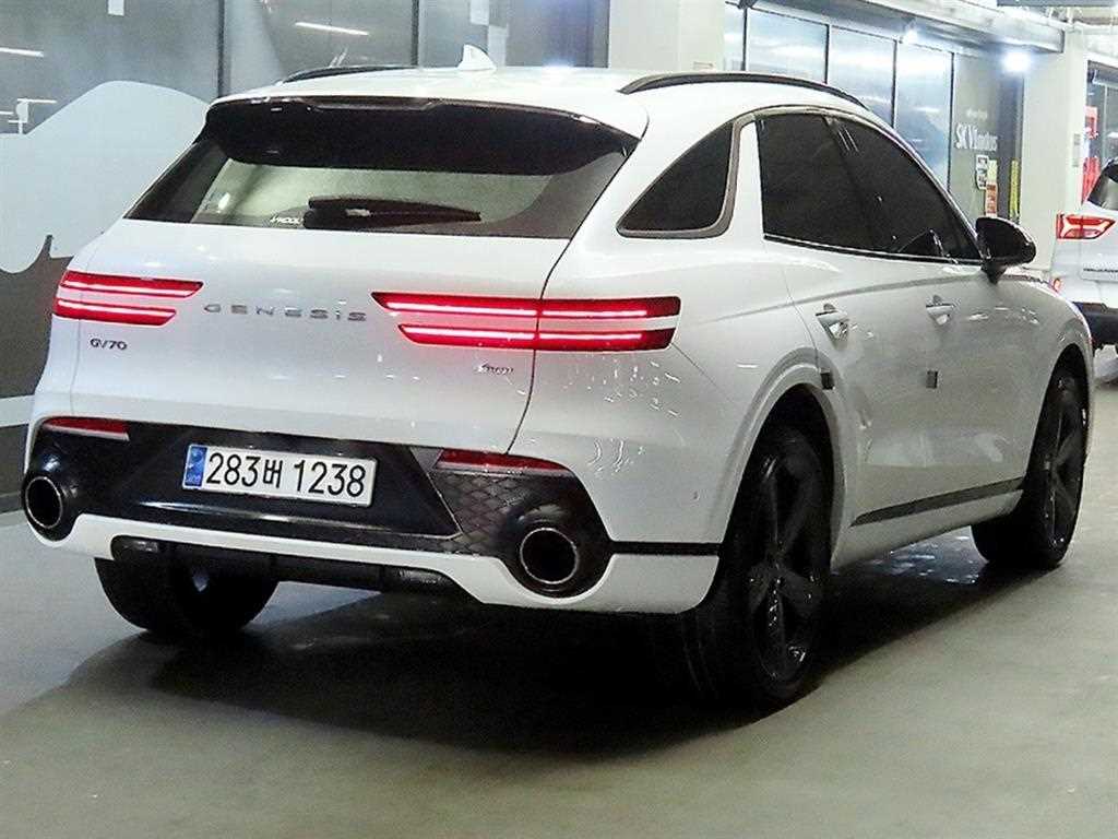 Genesis GV70 - Vista 4