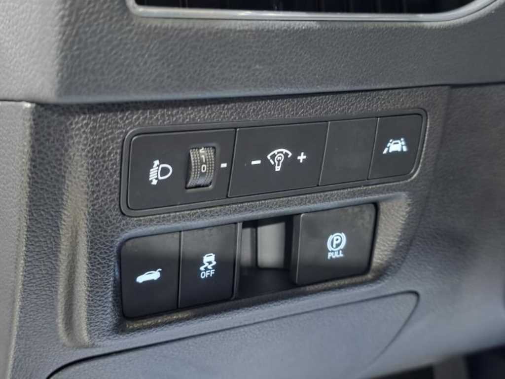 HYUNDAI Sonata - Vista 12