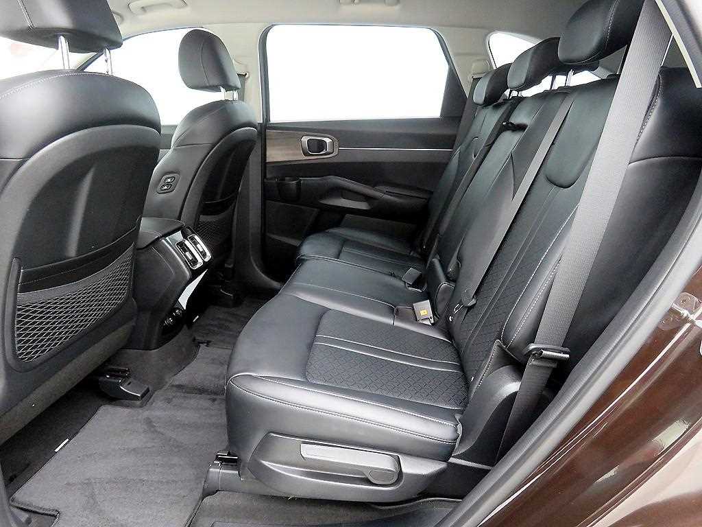 KIA Sorento - Vista 8