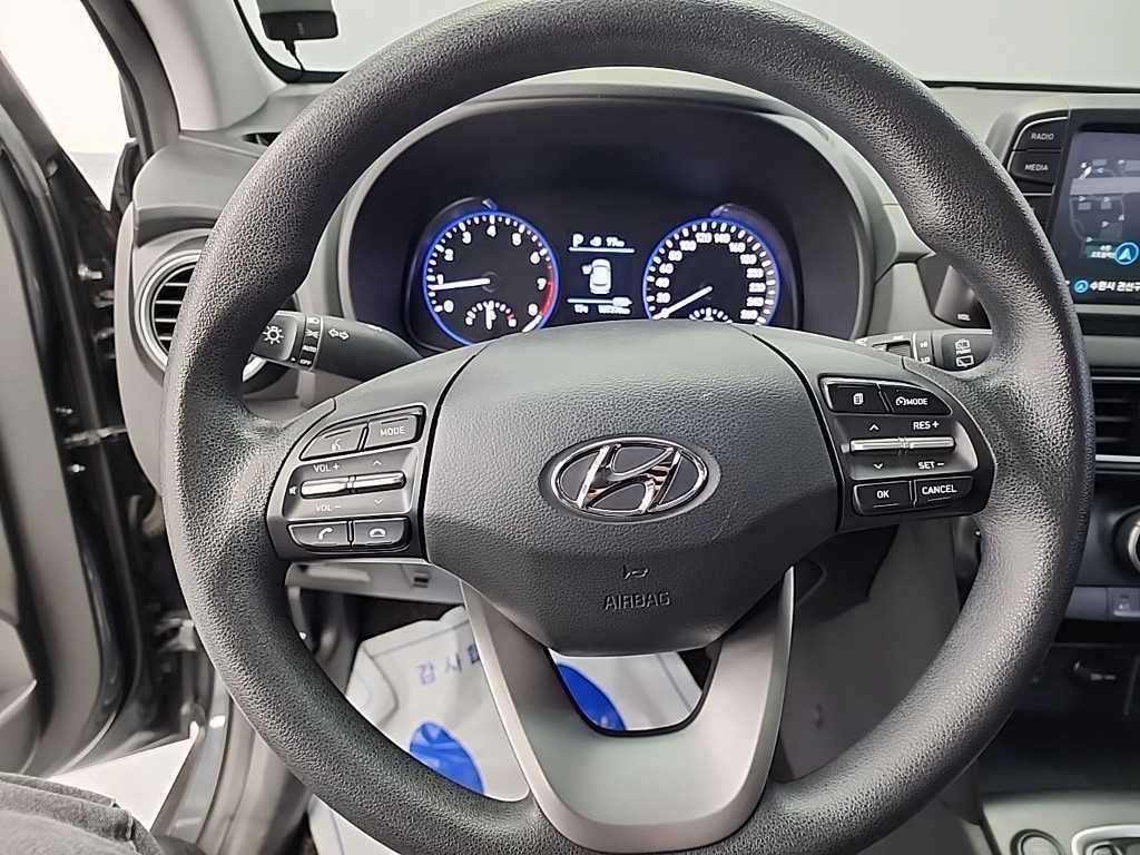 HYUNDAI Kona - Vista 9