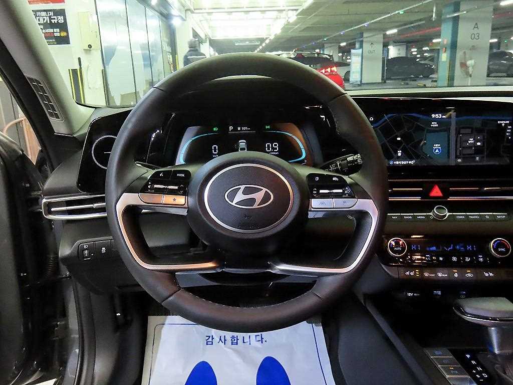 HYUNDAI Avante - Vista 8