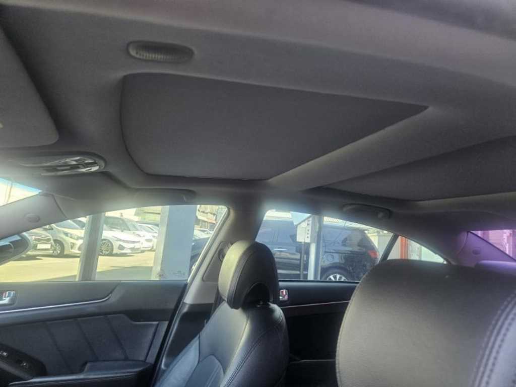 KIA K7 - Vista 10