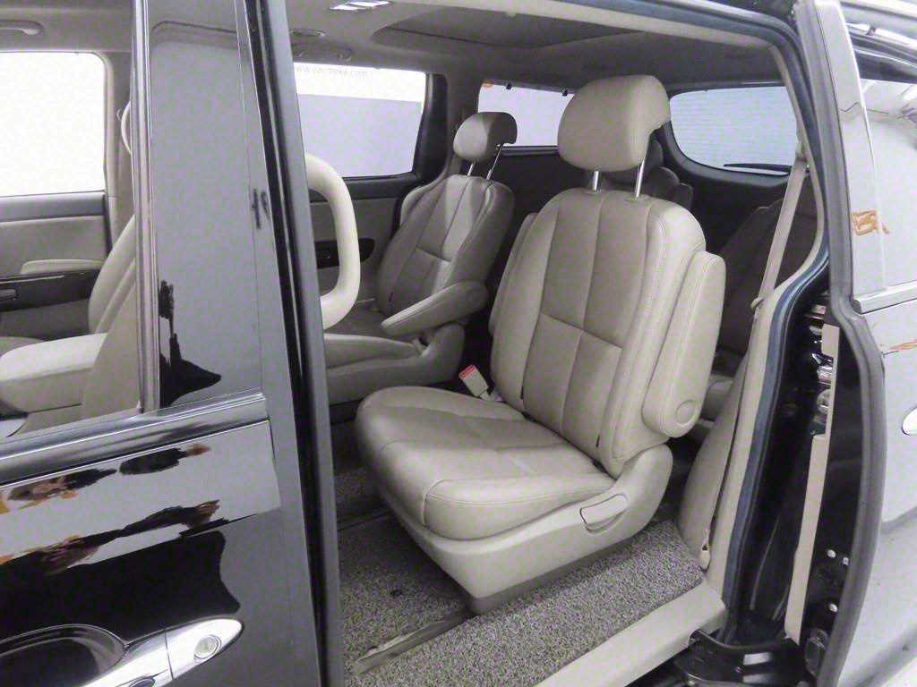 KIA Carnival - Vista 6