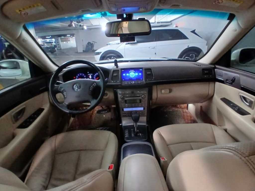 KIA Opirus - Vista 6