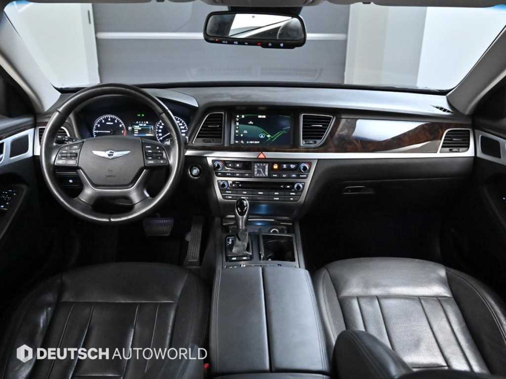 HYUNDAI Genesis - Vista 7