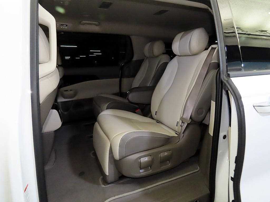 KIA Carnival - Vista 7