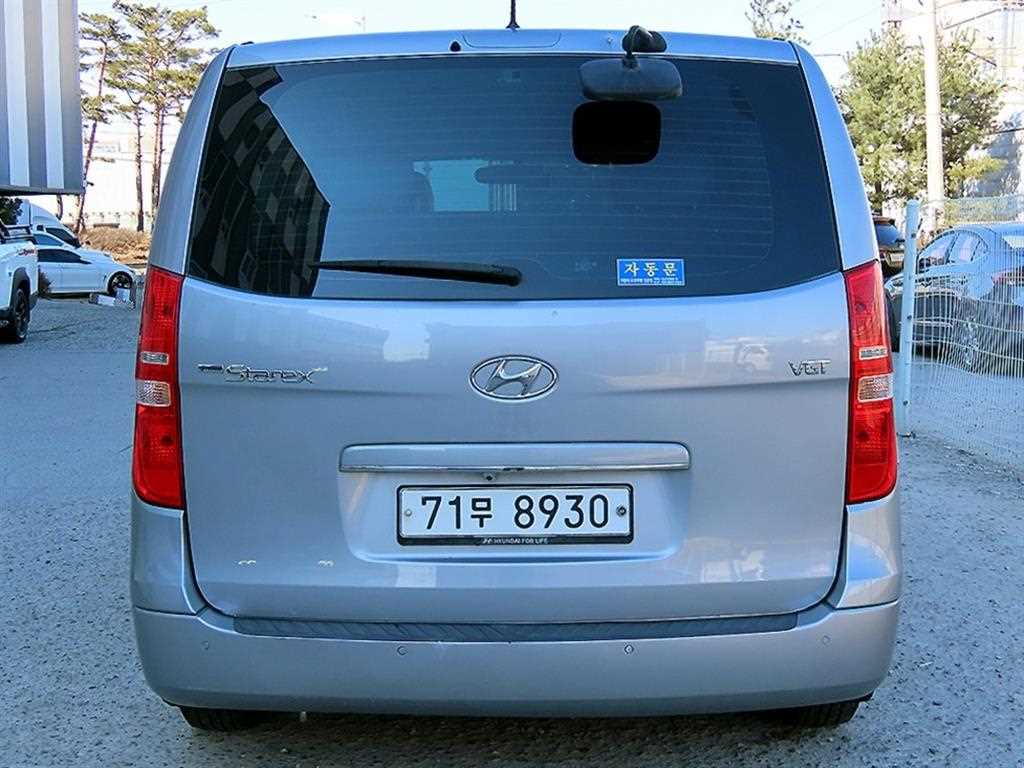 HYUNDAI Starex - Vista 4