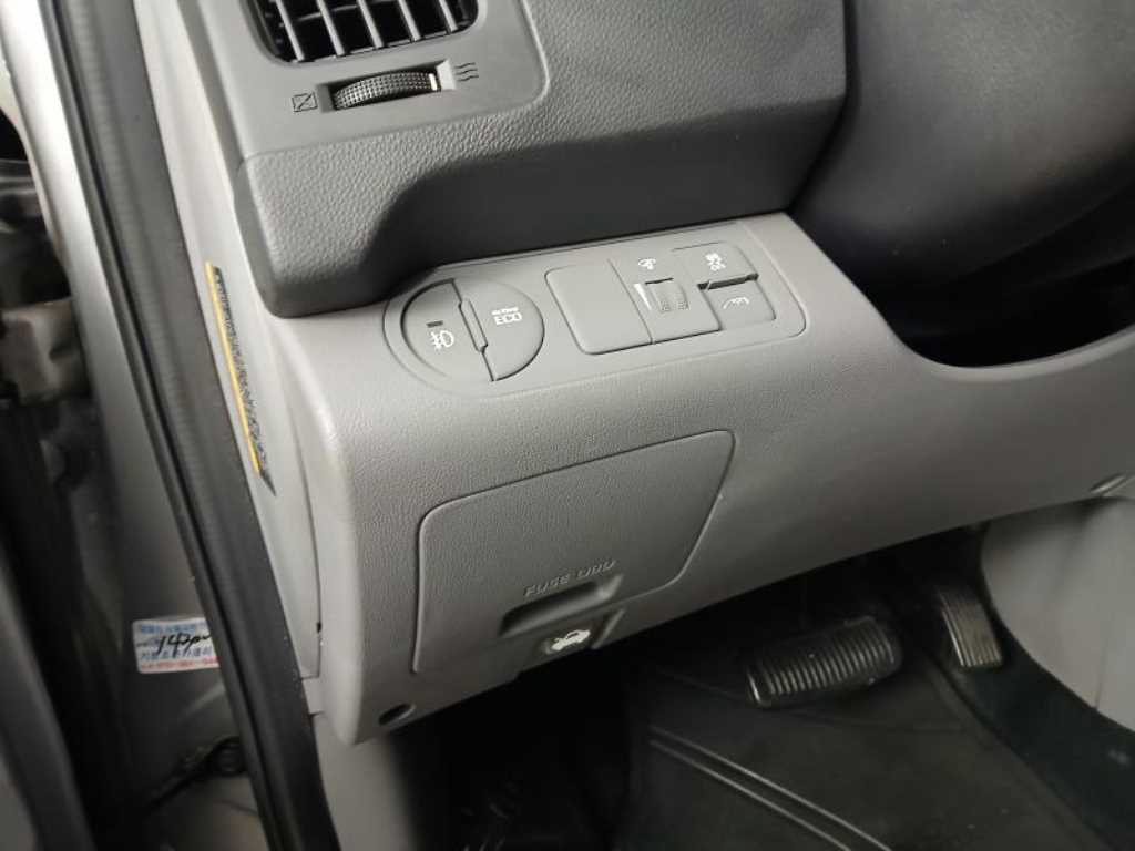 HYUNDAI Starex - Vista 11