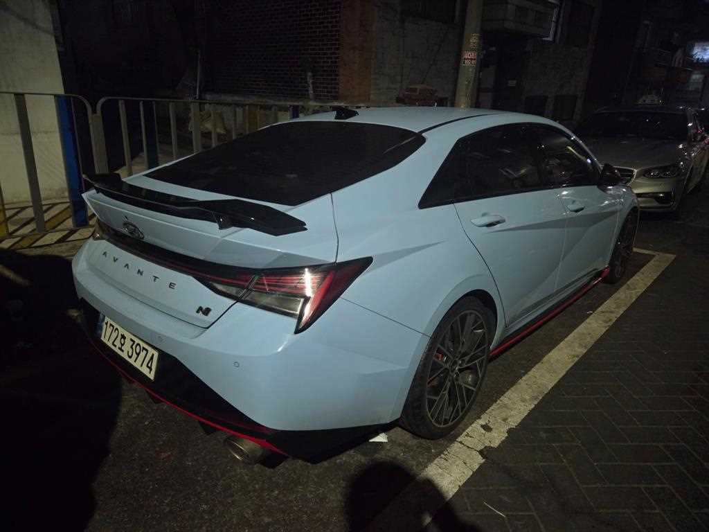 HYUNDAI Avante - Vista 5