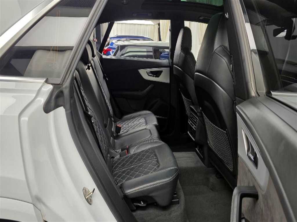Audi Q8 - Vista 12