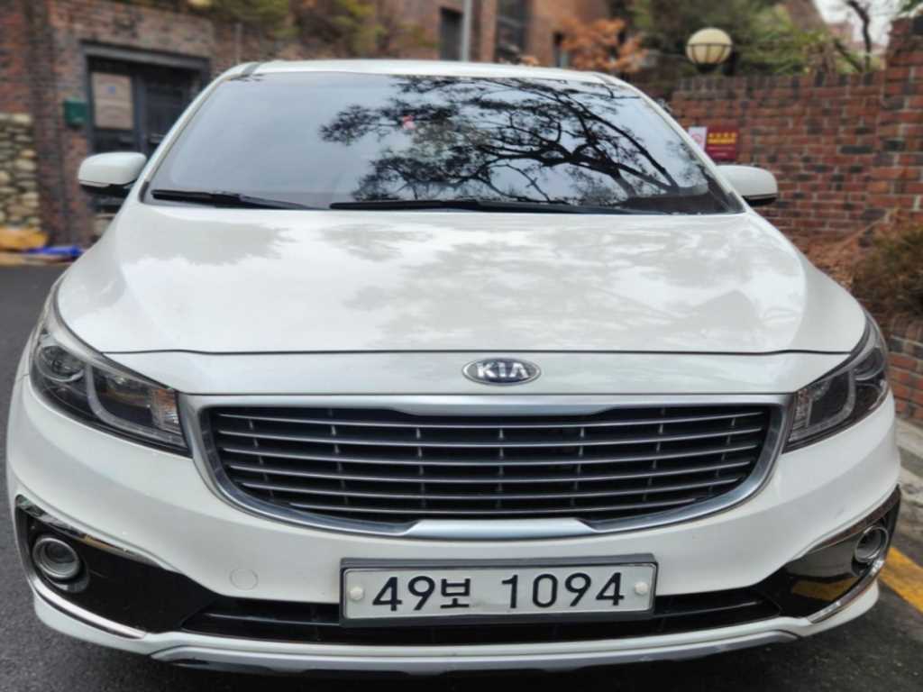 KIA Carnival 2015 Blanco - Importación desde Corea - HF Imports Iquique - Foto 1